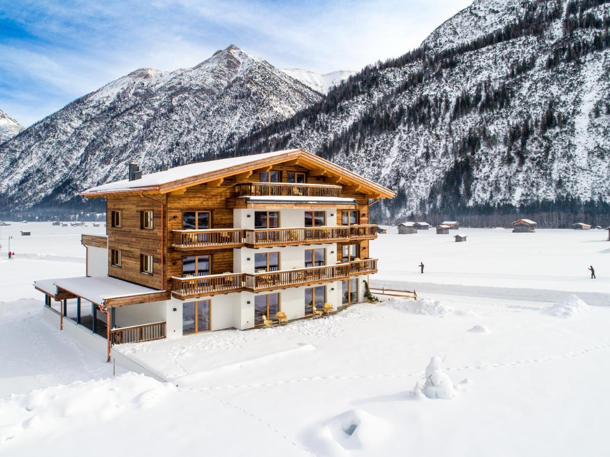 Naturparkgut Holzgau Eksteriør bilde
